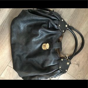 Louis Vuitton Mahina XL leather handbag